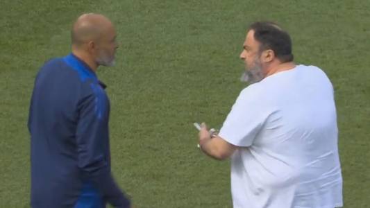 Nottingham Forest owner confronts manager on pitch