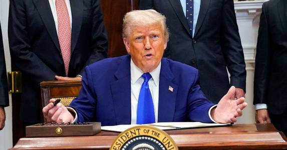 Donald Trump Melts Down and Calls Democrats 'World Class Losers' After Receiving Backlash for Accepting Jet From Qatar