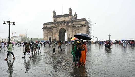 Mumbai weather updates: IMD issues yellow alert for city; light rain likely