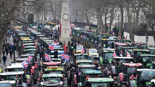 'Future of food security in Reeves' hands': MPs on farming committee call on govt to delay family farm tax