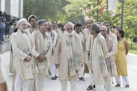 Padma Shri Awardee Sitanshu Yashaschandra Urges Graduates to Question Beliefs, Use Language with Sensitivity at Ahmedabad University's 15th Convocation