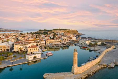 Brits in Greece urged to activate phone setting after 6.1 magnitude earthquake and tsunami warning