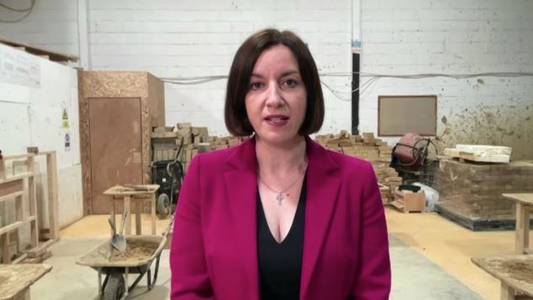 Ministers considering scrapping two-child benefit cap