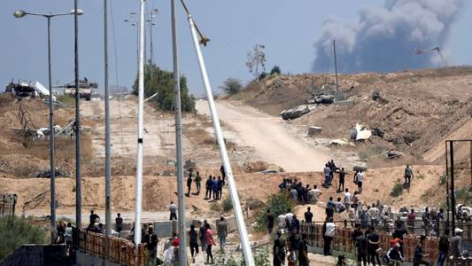 israel accepts us gaza ceasefire plan - while hamas says it's 'under discussion'