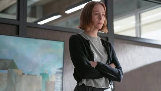 ‘Hacks’ Creators Unpack Season 4 Finale’s Big Fake Out and Deborah’s Impossible Decision