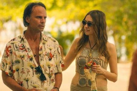 White Lotus star Walton Goggins tearfully breaks silence on unfollowing Aimee Lou Wood