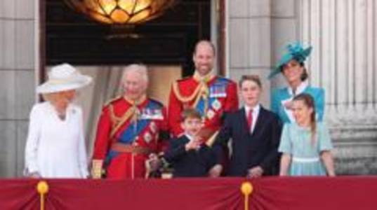 King and Queen cheered by crowds at Trooping the Colour