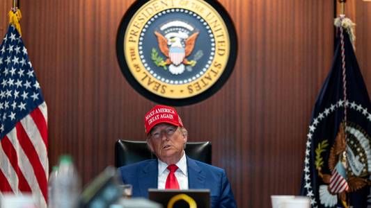 Trump's two big gambles as he inserts himself into Iran war