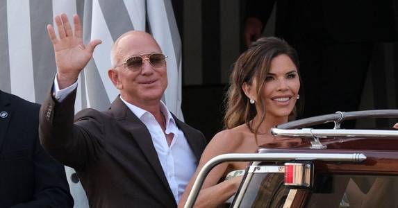 Inside Jeff Bezos and Lauren Sánchez's $50 Million Venice Wedding: Guest List, Venue, Wedding Gown and More
