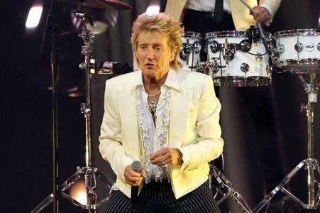 Rod Stewart admits 'it's a trap' as he gives update on health struggle before Glastonbury
