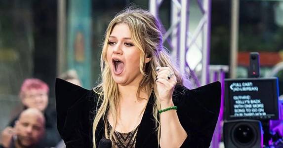 'Flaky' Kelly Clarkson Is Getting Unfair Backlash After Canceling Las Vegas Concert: Source
