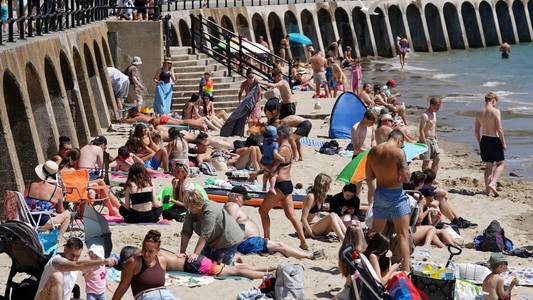 Heatwave set to peak today, with warning of potential rise in deaths