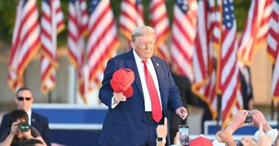 Donald Trump Sparks Outrage With 'Shylock' Slur at Iowa Rally, Claims Ignorance of Antisemitic Roots