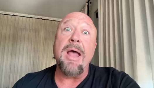 Alex Jones Rages at New Trump ‘Betrayal’: ‘Evil Forces’ Are Trying to Take ‘Full Control’