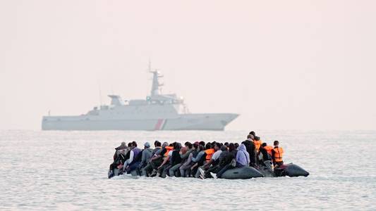 Smugglers advertising Channel crossings on social media could face five years in prison