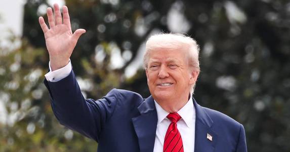 Did Donald Trump Dance to 'YMCA' on the White House Roof? President Trolled Over Viral Video