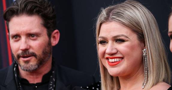 Kelly Clarkson Feels 'Lost' After Ex-Husband Brandon Blackstock's Death: 'It Will Be a Long Time for Her to Get Back'