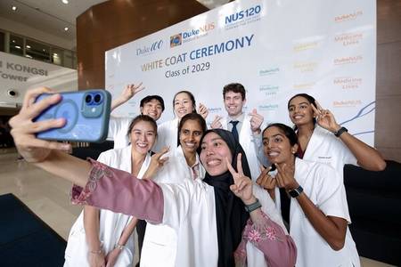 Career-switching professionals, twins and trailblazers: Duke-NUS' Class of 2029 redefines path to medicine