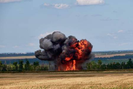 News24 | Trump sends mixed signals ahead of Putin Ukraine summit, threatens ‘severe consequences’