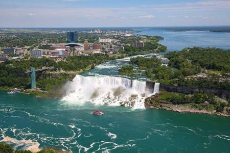 News24 | Multiple people killed in tour bus crash returning from Niagara Falls