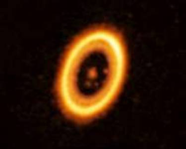 Using exoplanets to study dark matter