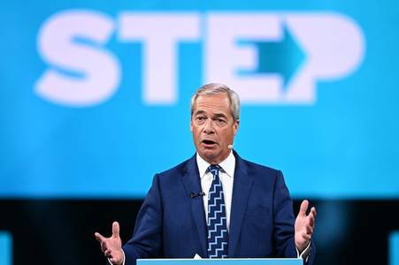 Reform leader Nigel Farage tells NEC conference to prepare for 2027 election